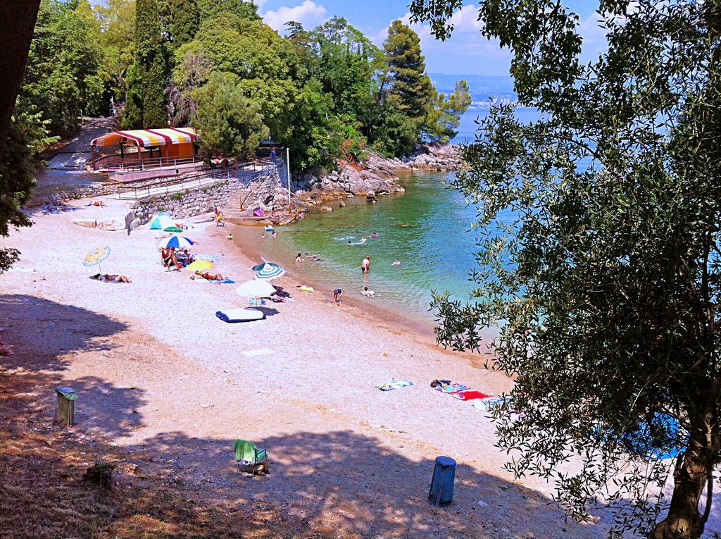 Villa Rose Apartment Lovran Quarto foto